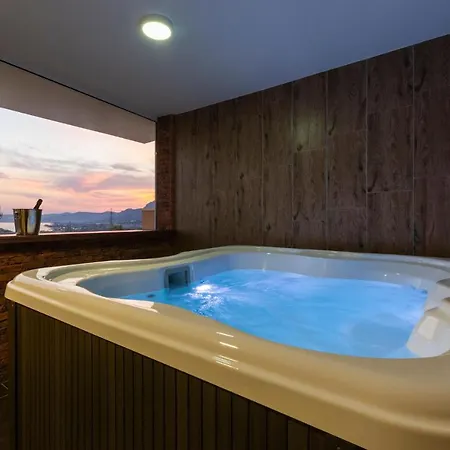 Beautiful In With Sauna Feriehus Mravince
